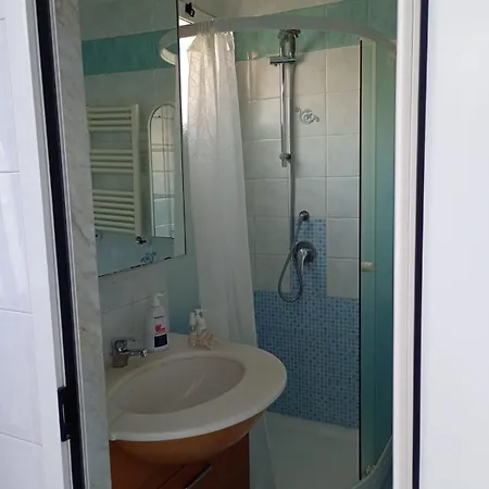 Anna's Little House Апартаменты *