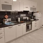 Anna's Little House Apartman *