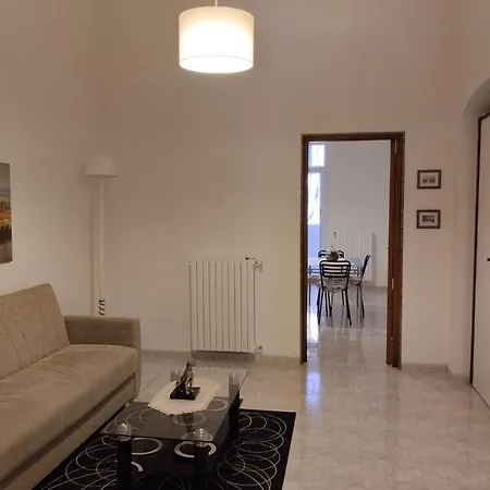 Апартаменти Anna's Little House Барі