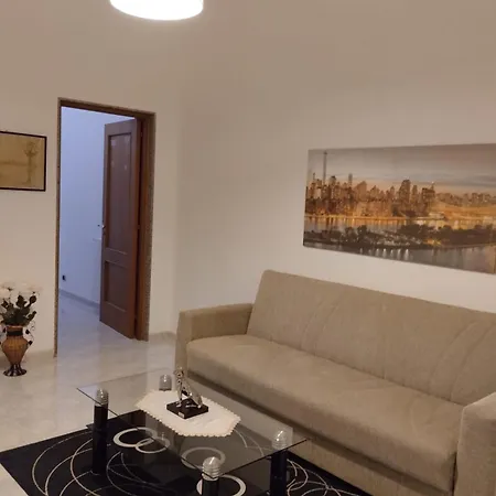 Anna's Little House *