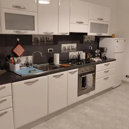 Anna's Little House Апартаменти *