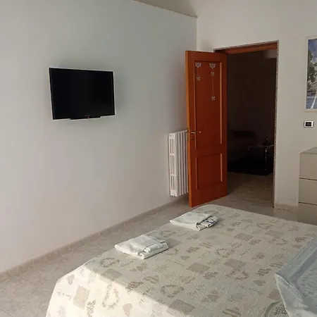 Anna's Little House דירה בארי