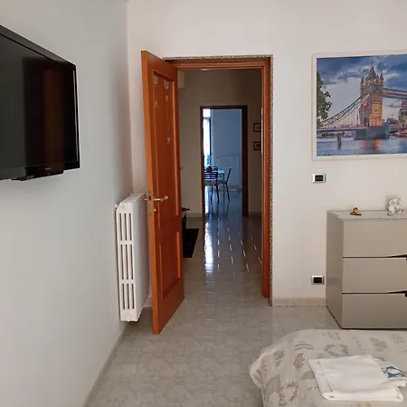 Anna's Little House * Bari