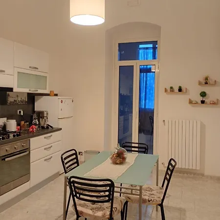Anna's Little House Апартаменти